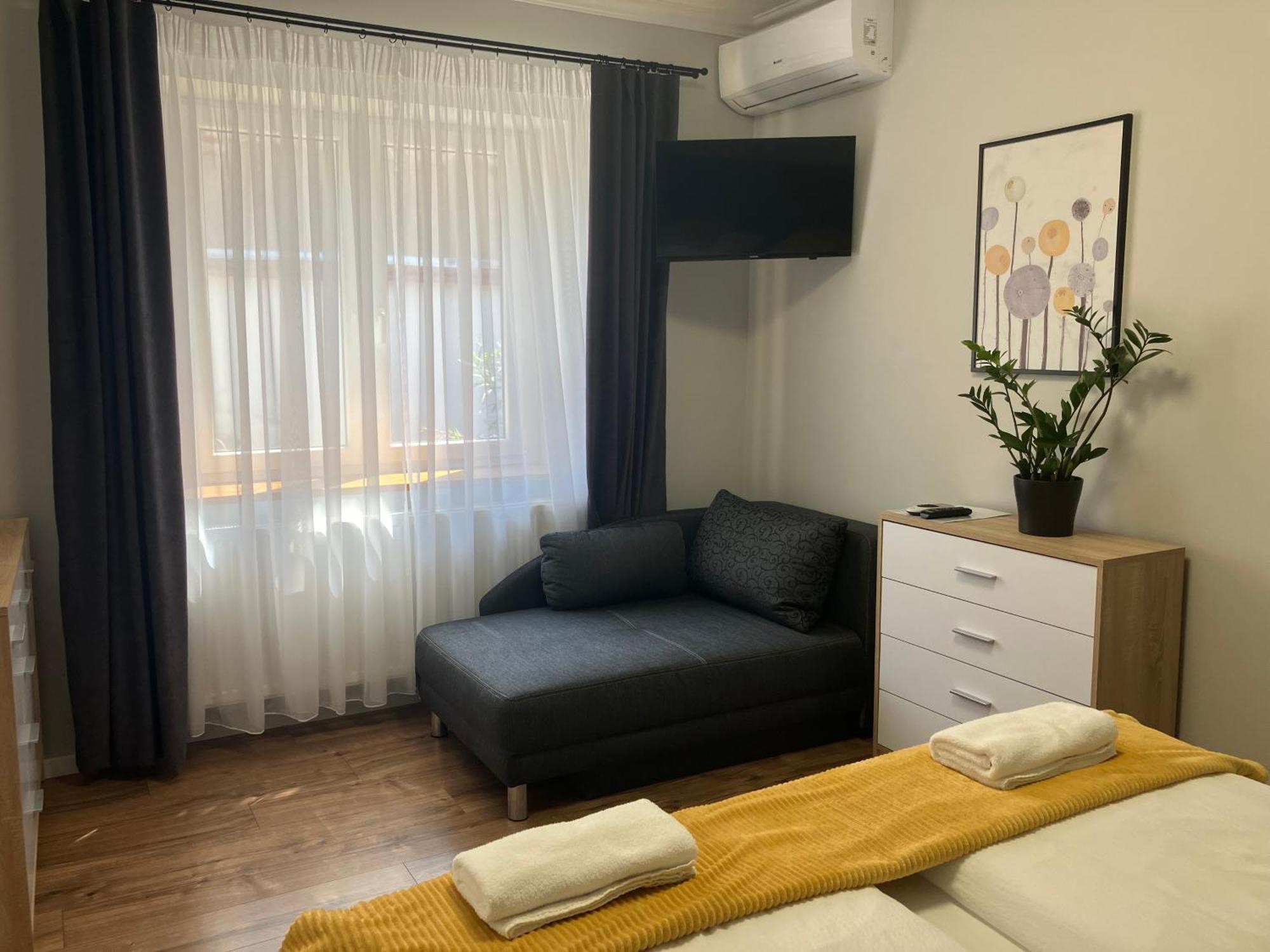 Illa Apartments Егер Екстериор снимка