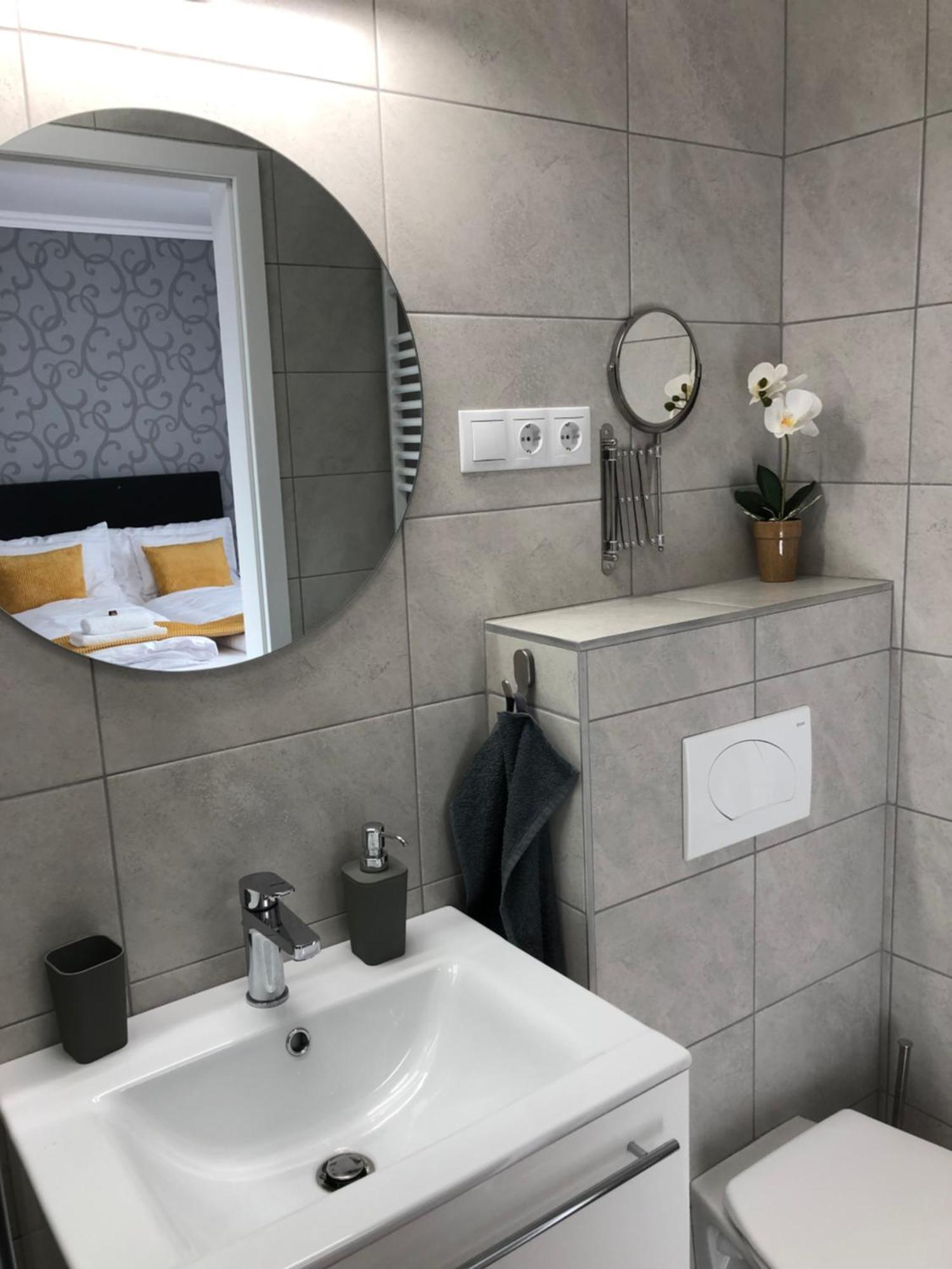Illa Apartments Егер Екстериор снимка