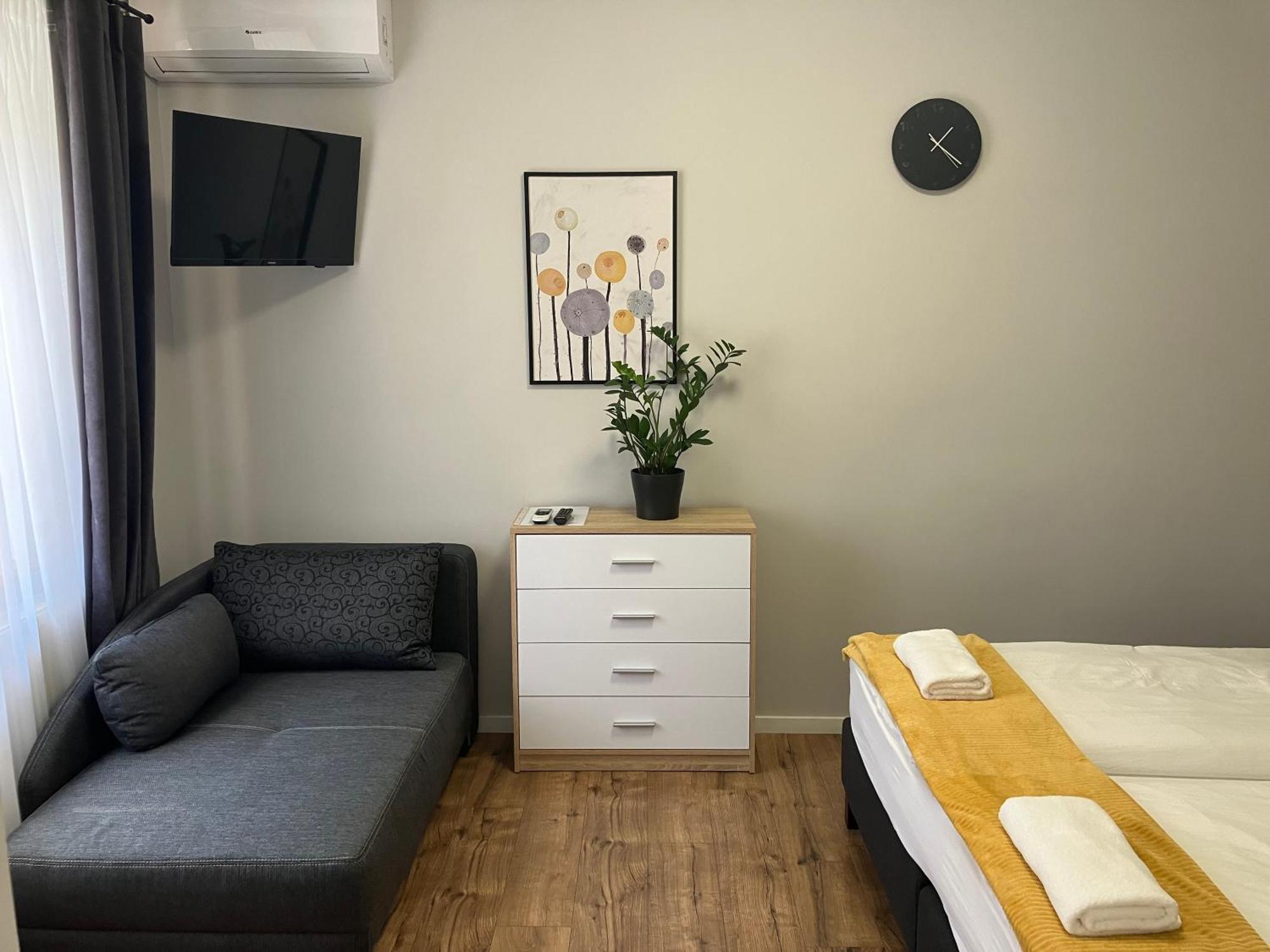 Illa Apartments Егер Екстериор снимка